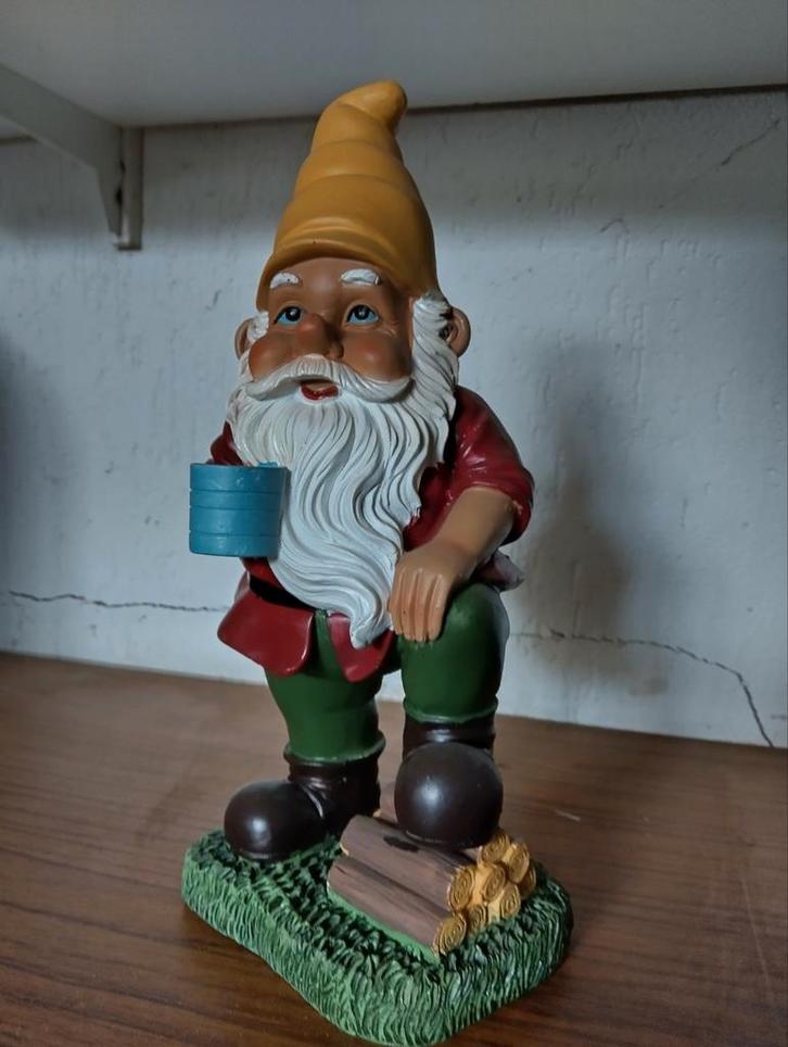 Leuke polystone tuinkabouter met koffiebeker, Tuin en Terras, Tuinbeelden, Nieuw, Tuinkabouter, Overige materialen, Ophalen of Verzenden