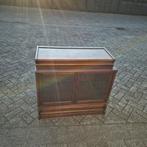 Globe Wernicke kast, Ophalen