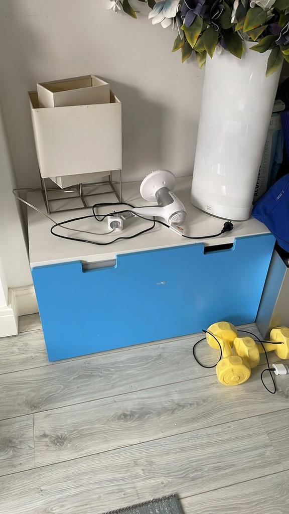 IKEA Smaland Kist met Bankje en kussen - Blauw/Wit, Huis en Inrichting, Kasten | Kledingkasten, Gebruikt, Minder dan 100 cm, 50 tot 100 cm