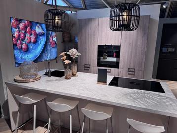 Eilandkeuken keuken incl. BORA en alle apparatuur! beschikbaar voor biedingen