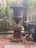 Gietijzeren tuinvaas bloempot op mooie console/ sokkel, Tuin en Terras, Ophalen, Zo goed als nieuw