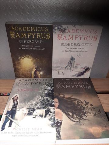 Academie Vampyrus - Complete Serie (4 Boeken) beschikbaar voor biedingen