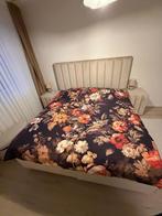 Mooie springbox bed met Nachtkastje + matras, Ophalen, Beige, Tweepersoons, Zo goed als nieuw