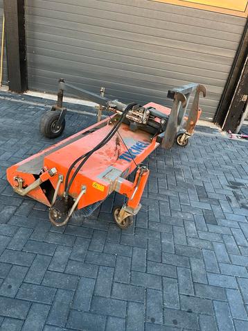 Te koop: Tuchel veegbezem voor Shovel – 230 cm breed met ext beschikbaar voor biedingen