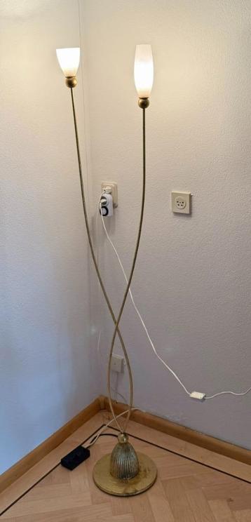 Vloerlamp met dimmer beschikbaar voor biedingen