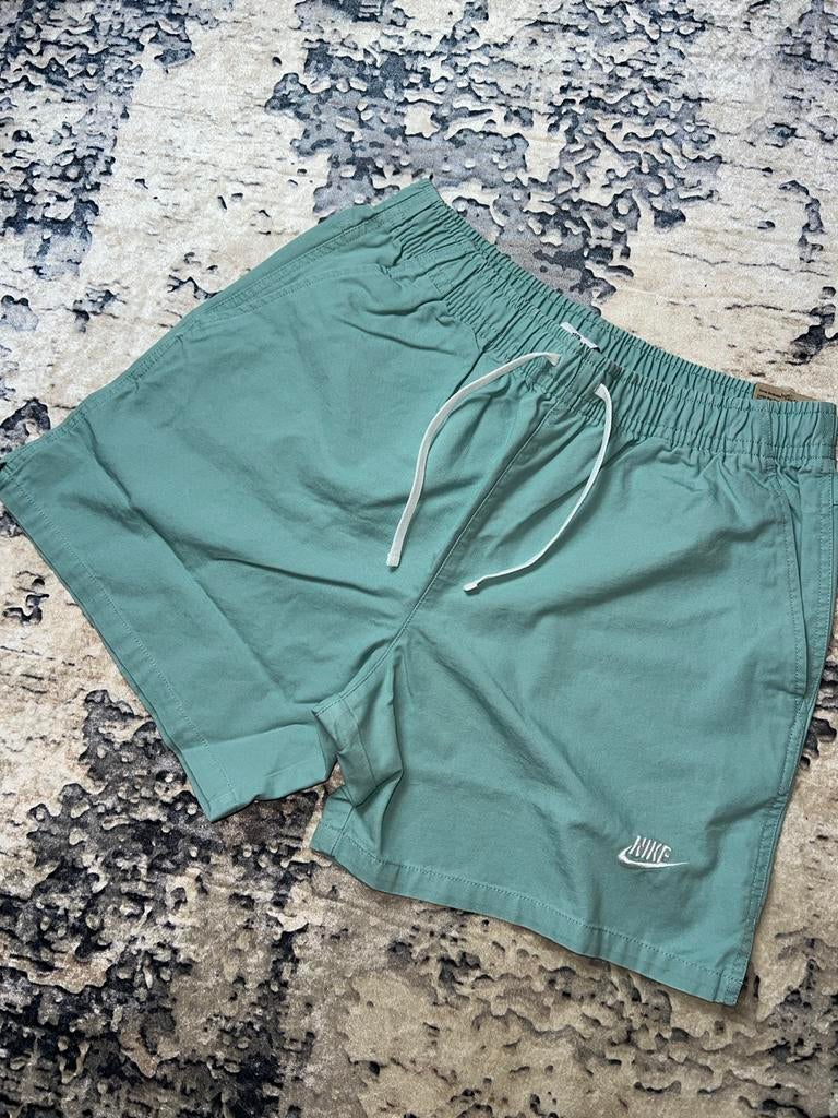 Nike Shorts Mintgroen Maat M - Gloednieuw, Kleding | Heren, Broeken en Pantalons, Ophalen of Verzenden, Nieuw, Maat 48/50 (M)