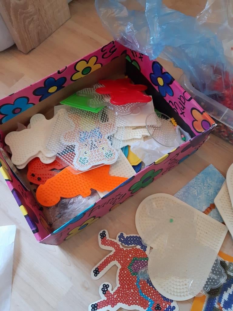 Grote partij strijkkralen met diverse vormpjes, Kinderen en Baby's, Speelgoed | Educatief en Creatief, Ophalen of Verzenden, Gebruikt