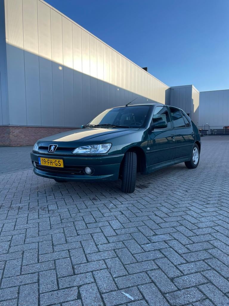 Peugeot 306 1.6 XR 2000 Groen, Auto's, Peugeot, Stof, Beige, 4 cilinders, 49 €/maand