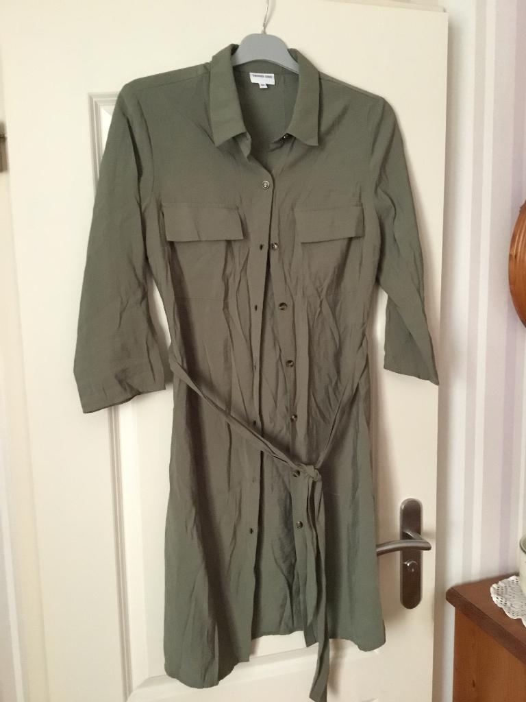 Kaki groene jurk van trend one. Maat 44, Maat 42/44 (L), Ophalen of Verzenden, Groen, Trend One