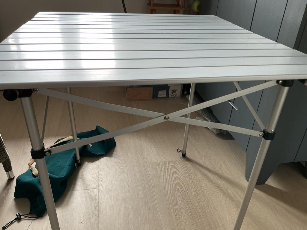 Inklapbare campingtafel, zilver, hxbxl 70x70x70, Ophalen, Gebruikt, Campingtafel