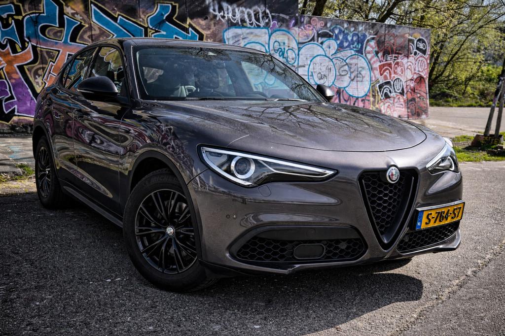 Alfa Romeo Stelvio 2.0 T AWD 280PK / ACC / PANO, 4 cilinders, Leder, Bedrijf, Vierwielaandrijving