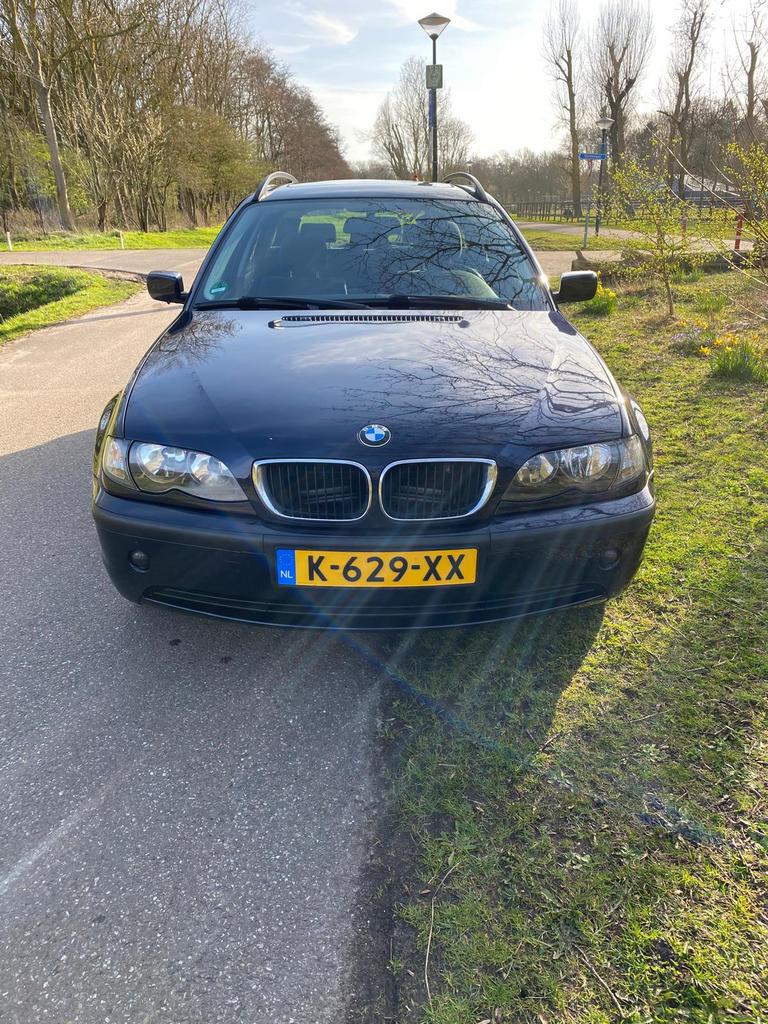BMW 318i Touring 2001-Dé Ideale Youngtimer voor 2026/2027!, 1995 cc, 4 cilinders, Blauw, 14 km/l