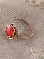 Antiek gouden ringetje met bloedkoraal..sleets, Verzenden