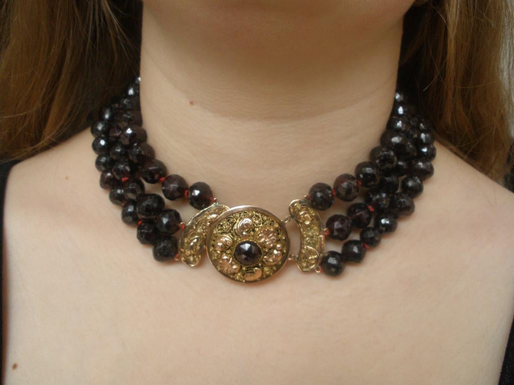 Zeeuwse Granaat Rouwketting van Walcheren mt Gouden slot, Ophalen of Verzenden, Goud, Ketting, Met edelsteen