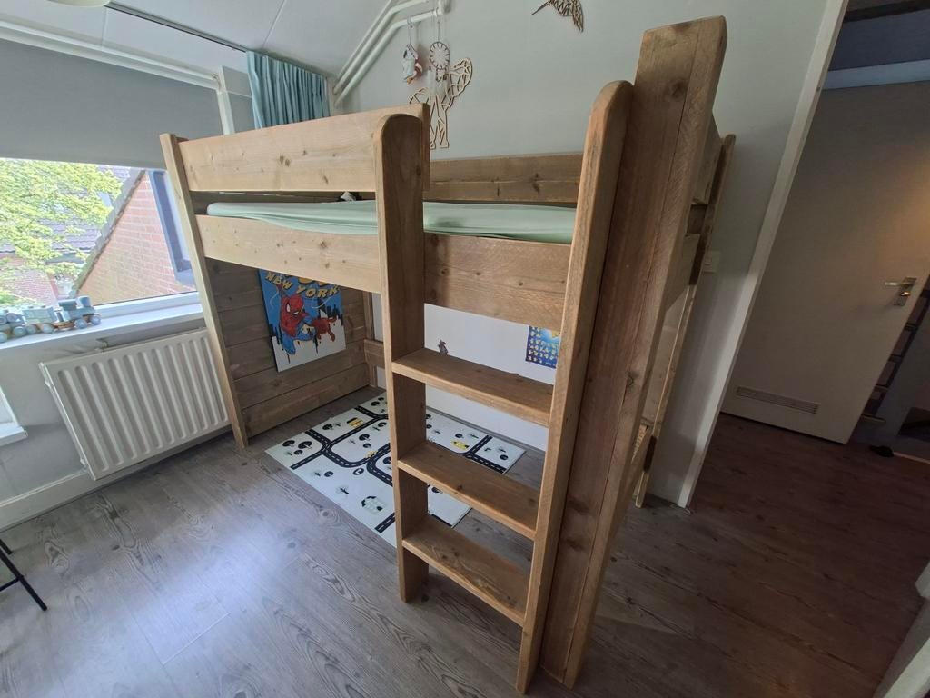 Kinderbed; (Half) hoogslaper van steigerhout, Kinderen en Baby's, Kinderkamer | Stapelbedden en Hoogslapers, Ophalen of Verzenden