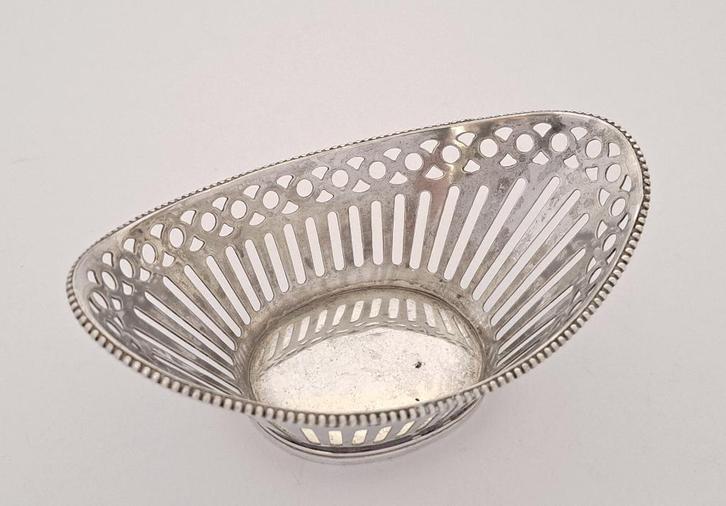 Zilveren bonbonmandje 1977, Antiek en Kunst, Antiek | Goud en Zilver, Zilver, Ophalen of Verzenden