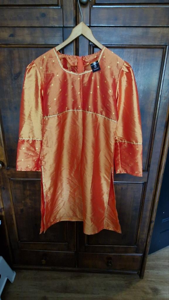Oranje Indiase Tuniek met Gouden Details, Kleding | Dames, Maat 38/40 (M), Oranje, Ophalen of Verzenden, Lange mouw