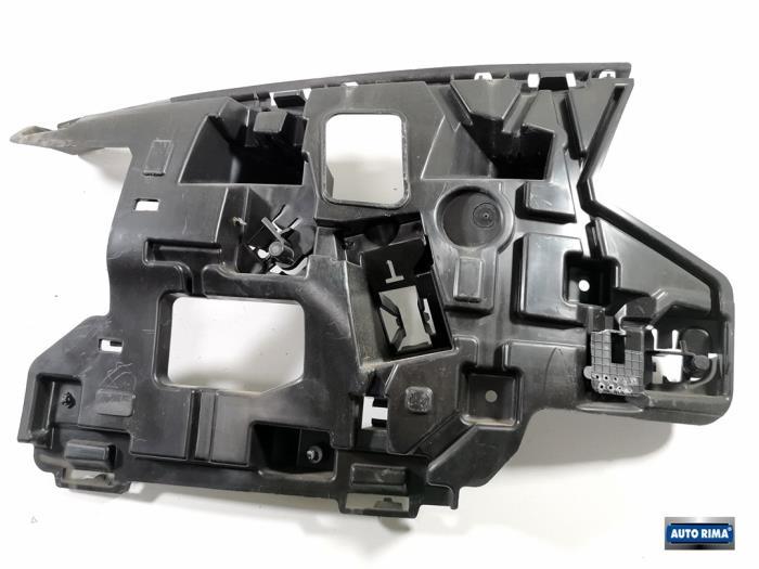 Bumpersteun links-voor van een Volvo V40, Gebruikt, -, -, Ophalen of Verzenden