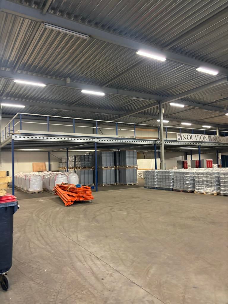 Entersol zolder 240 m2, Ophalen of Verzenden