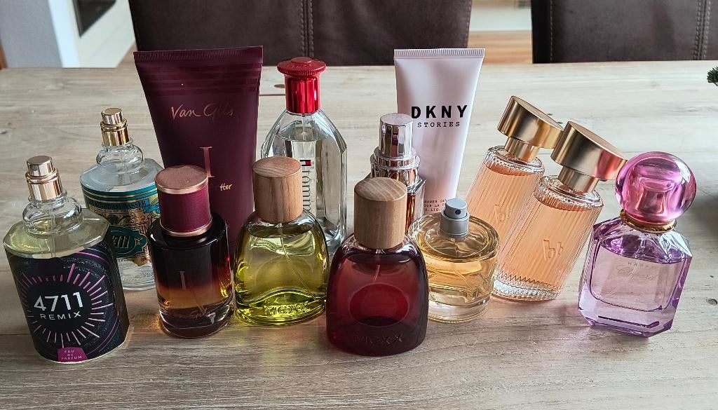 11 Dames geuren o.a. : Bruno Banani, Tommy Girl,Mexx, DKNY, Ophalen of Verzenden, Zo goed als nieuw