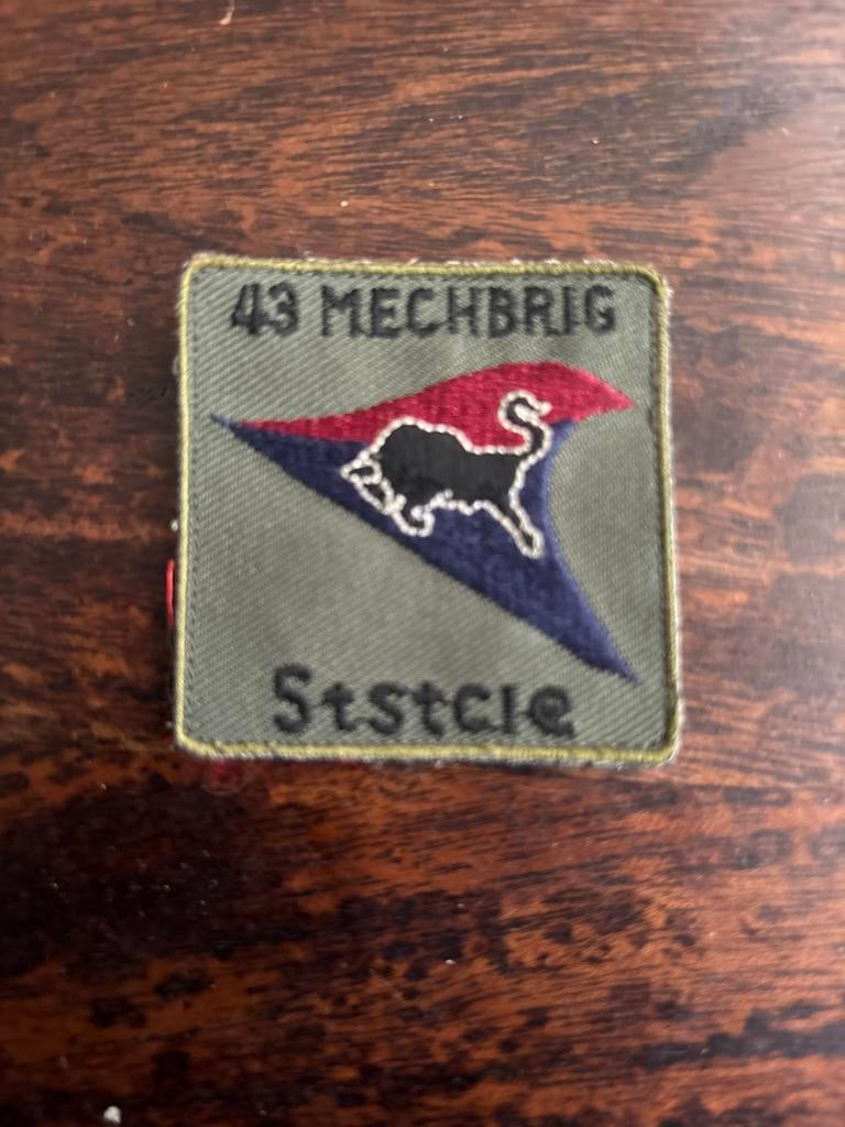 Borstzakembleem 43e Gemechaniseerde Brigade Stafverzorgingsc, Verzamelen, Militaria | Algemeen, Landmacht, Embleem of Badge, Nederland