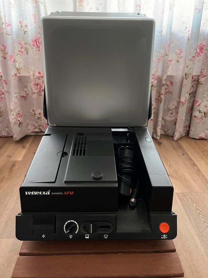 Diaprojector Agfa Reflecta met afstandbediening, Audio, Tv en Foto, Diaprojectors, Gebruikt, Met scherm, Ophalen of Verzenden