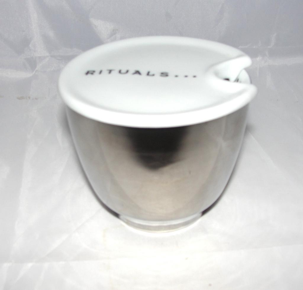 Rituals Handmade Tea Cup Zilverkleurig + Teatip, Ophalen of Verzenden, Zo goed als nieuw, Overige stijlen, Kop(pen) en/of Schotel(s)