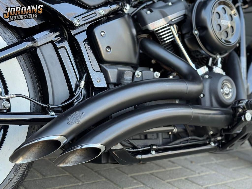 HARLEY-DAVIDSON STREET BOB 107 | white wall | V&H (bj 2018), HARLEY-DAVIDSON, Chopper, Bedrijf, Onbekend