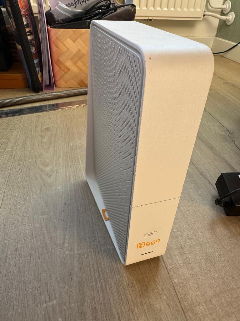 Ziggo modem, Ophalen of Verzenden, Zo goed als nieuw, Router met modem, Ziggo