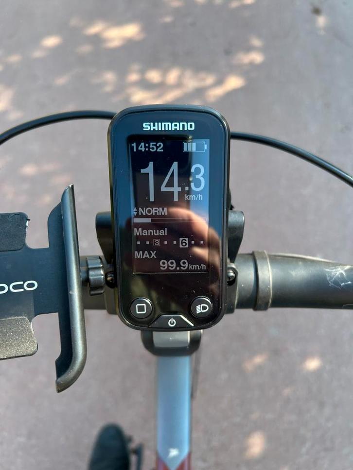 Shimano display. SC-E6010 vs SC-E6100, Fietsen en Brommers, Fietsaccessoires | Fietscomputers, Nieuw, Ophalen of Verzenden