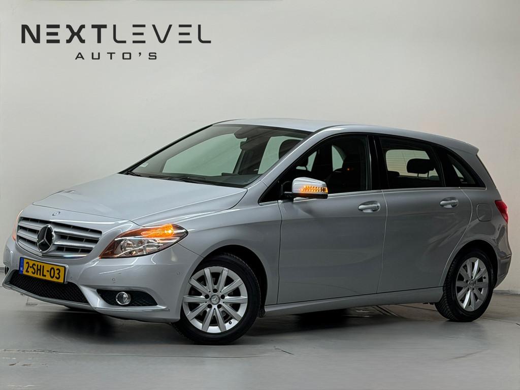 Mercedes-Benz B-klasse 180 AUTOMAAT Lage KM Dealeronderhoude, Euro 5, Gebruikt, Zwart, 4 cilinders