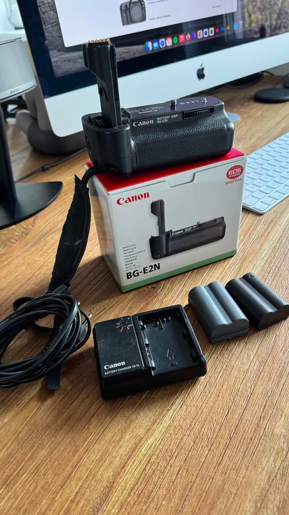 Canon BG-E2N Battery Grip met accu's en lader, Ophalen of Verzenden, Gebruikt