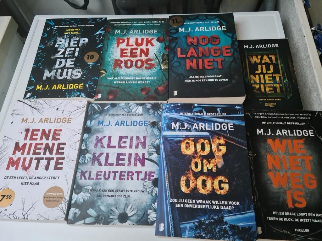 Mj aridge,Esther verhoef, Suzanne vermeer, Boeken, Thrillers, Zo goed als nieuw, Ophalen of Verzenden