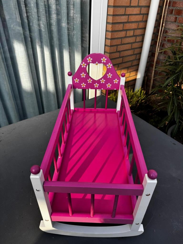 Poppenbed met stoeltje van hout - houten speelgoed, Ophalen