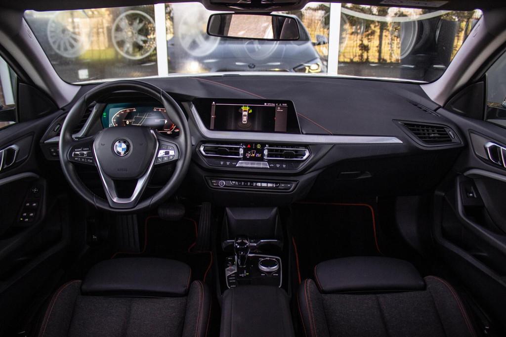 BMW 2-serie Gran Coupé 220i Business Edition Sport Line | 1, 1998 cc, Gebruikt, 4 cilinders, Leder en Stof