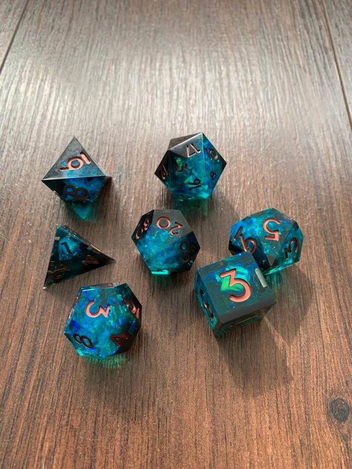 DND dice / D&D Dice / dobbelstenen set met doos, Hobby en Vrije tijd, Wargaming, Nieuw, Warhammer, Ophalen of Verzenden