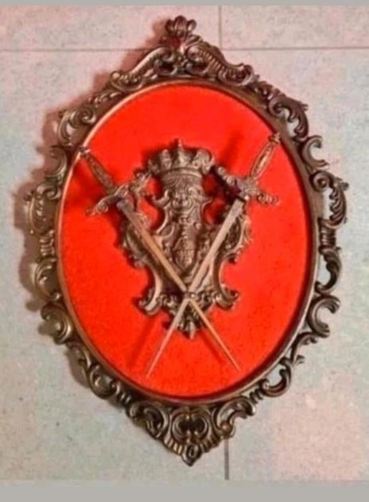 Antiek wapen schild ,
messing, brons, Antiek en Kunst, Ophalen of Verzenden