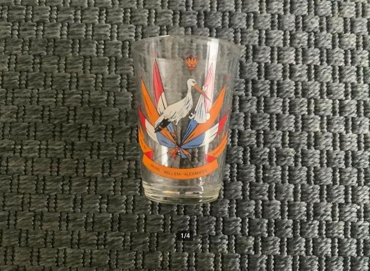 Glas / Drinkglas Geboorte Willem Alexander 27 april 1967, Verzamelen, Koninklijk Huis en Royalty, Zo goed als nieuw, Servies, Ophalen of Verzenden