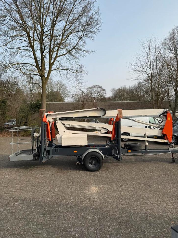 Aerial 17M Hoogwerker – Met Movers – Kenteken & Boeken, Zakelijke goederen, Machines en Bouw | Liften, Steigers en Ladders, Ophalen of Verzenden