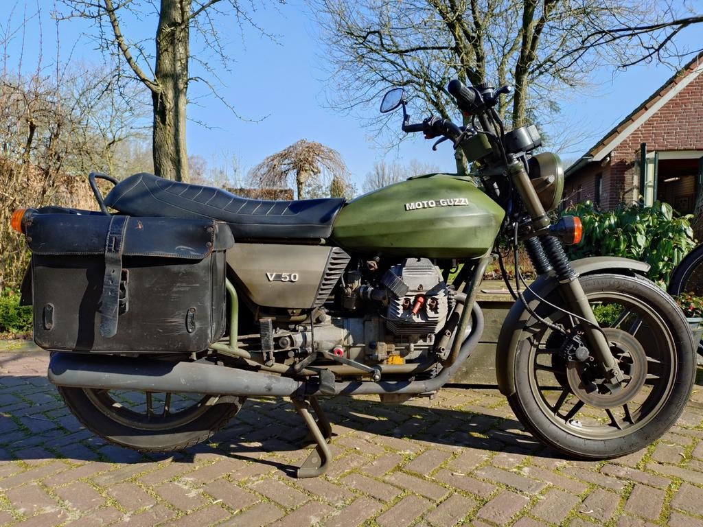 Stoere Moto Guzzi V50 Nato legermotor oldtimer, Cardan-aandrijving, 2 cilinders, Particulier, Overig