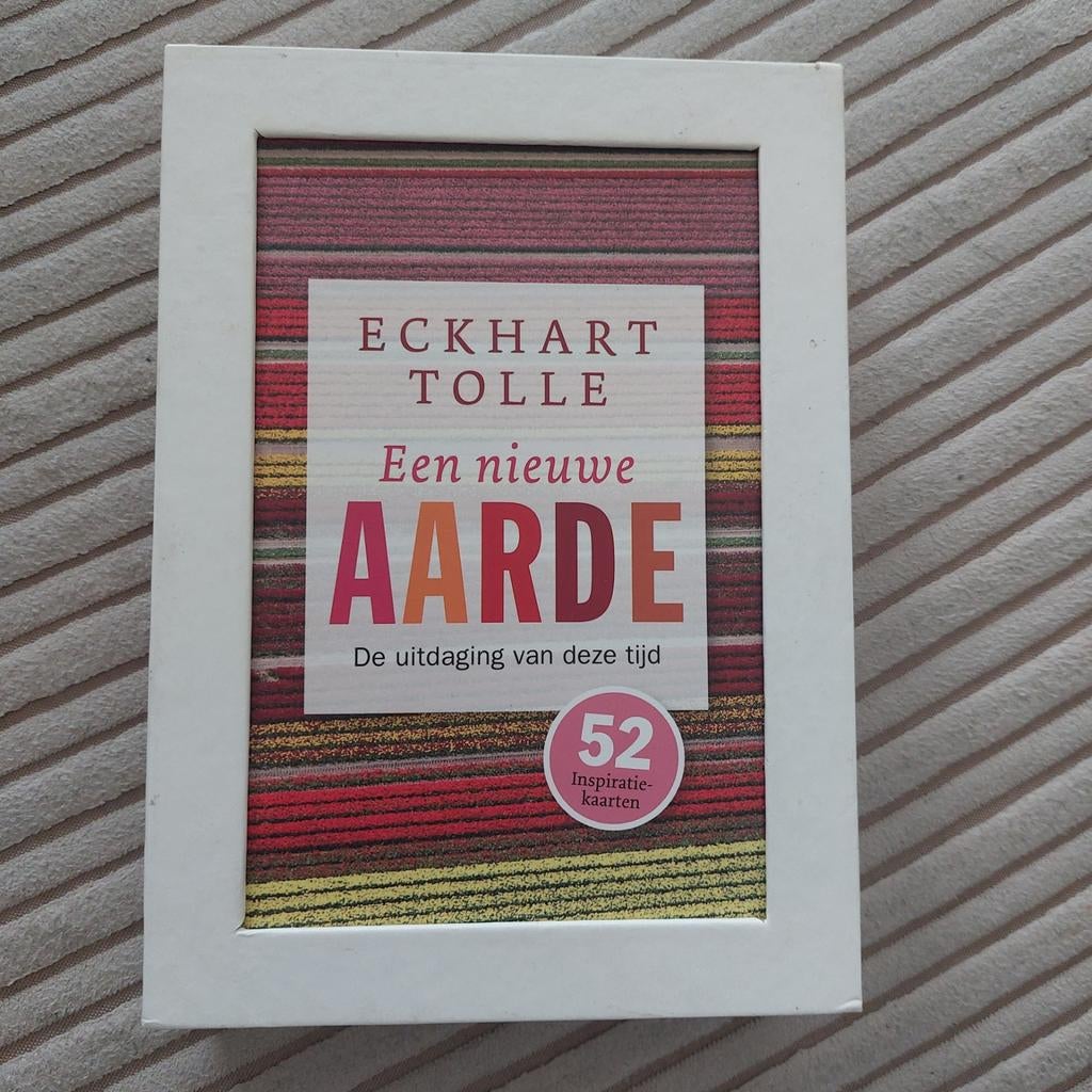 Eckhart Tolle Een nieuwe aarde 52 inspiratiekaarten, Boeken, Esoterie en Spiritualiteit, Ophalen of Verzenden, Zo goed als nieuw