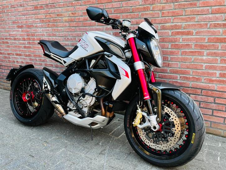 MV Agusta Dragster 800 Quicksifter Termignoni Carbon Uniek!, Motoren, Motoren | MV Agusta, Bedrijf, Naked bike, meer dan 35 kW