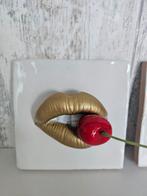 Tegel met mond/kers, Ophalen of Verzenden, Nieuw