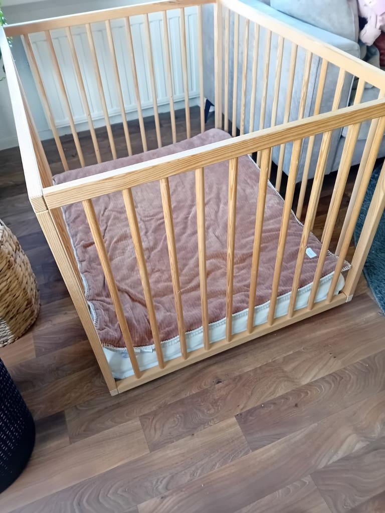 Houten box met wieltjes, Kinderen en Baby's, Boxen, Ophalen, Zo goed als nieuw, Wieltjes