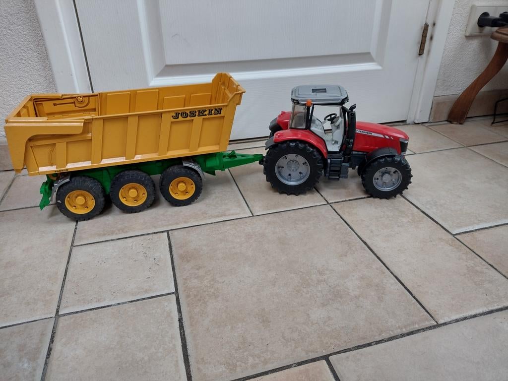 Bruder tractor met joskin kiepwagen, Ophalen of Verzenden, Gebruikt