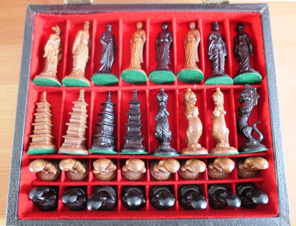 Chinees schaakspel in koffer - Vintage, Hobby en Vrije tijd, Gezelschapsspellen | Bordspellen, Een of twee spelers, Ophalen of Verzenden