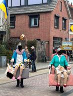 Duo ~ 2 gestoffeede (zorg)stoelen / benen kunnen omhoog, Ophalen, Zo goed als nieuw, Overige maten, Carnaval