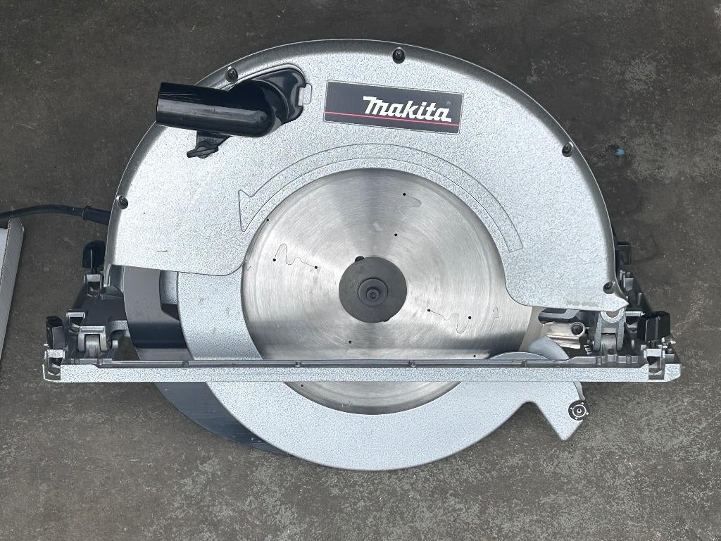 Grote zware Makita 5143R cirkelzaag 355mm handcirkelzaag, Doe-het-zelf en Verbouw, Ophalen, Cirkelzaag, 70 mm of meer, Zo goed als nieuw