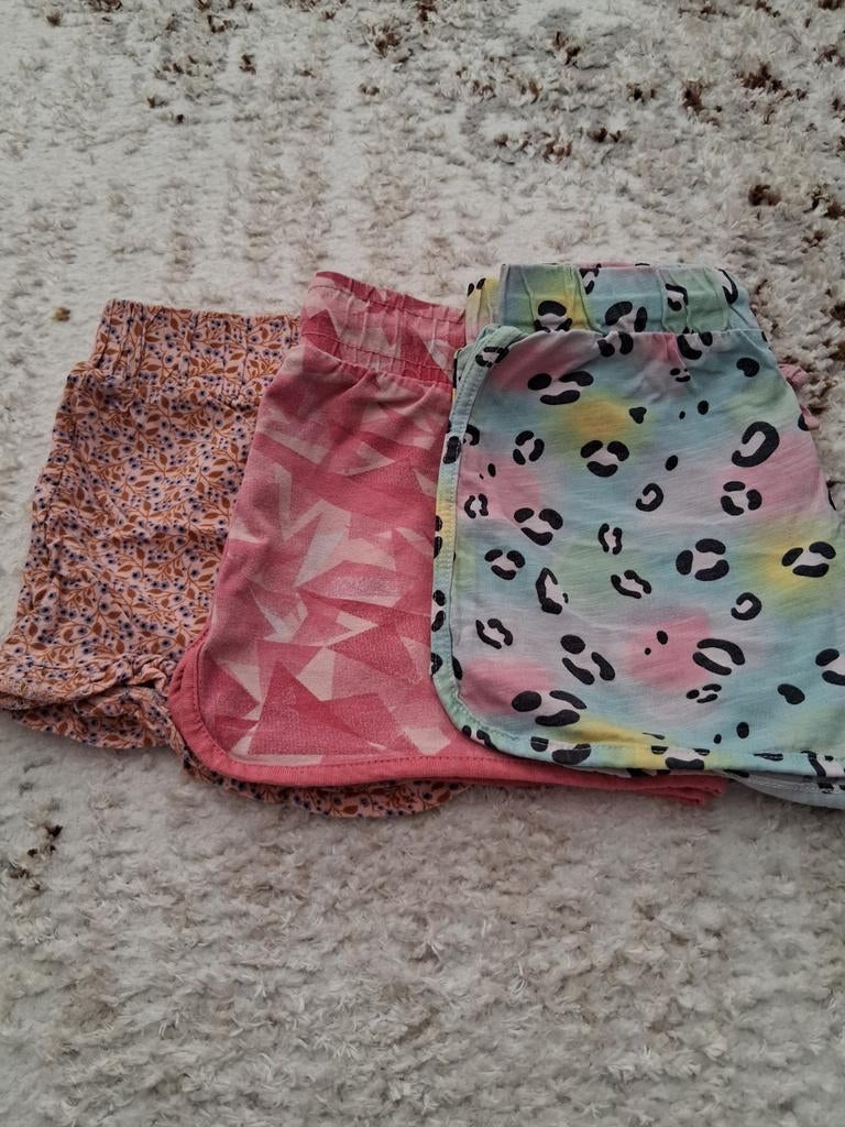 Korte broek maat 134-140, Broek, Gebruikt, Meisje, Ophalen of Verzenden