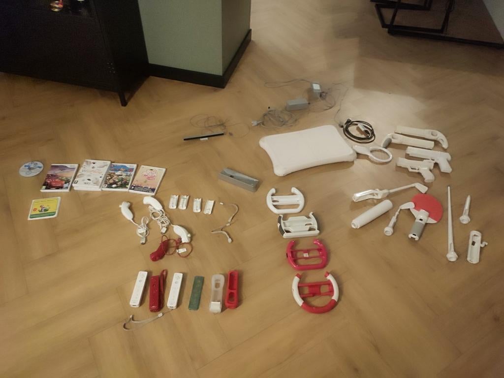 Wii Pakket met Games, Wii Sport, Balance Board, Guns, etc, Spelcomputers en Games, Games | Nintendo Wii, Avontuur en Actie, Gebruikt